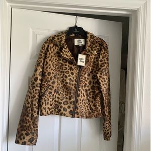 Outer Edge sz L, animal print jacket.  NWT. Very cute style with epaulettes.